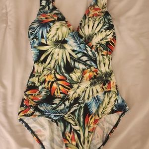 Jantzen size 10 one piece swimsuit with tropical print